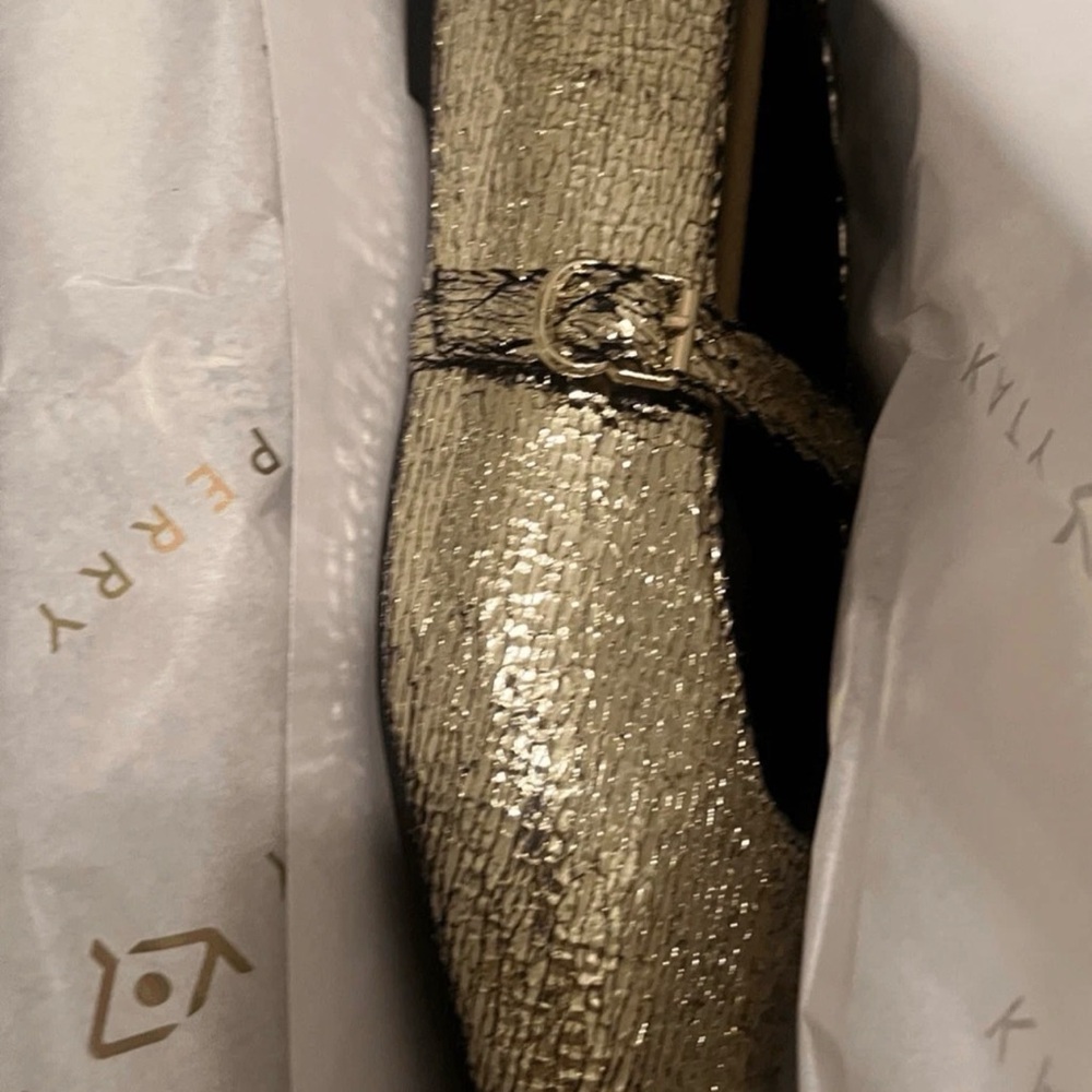 Katy Perry 9.5 Women's Evie Mary Jane Flat Gold NIB Fashion Casual Work School - Picture 4 of 8